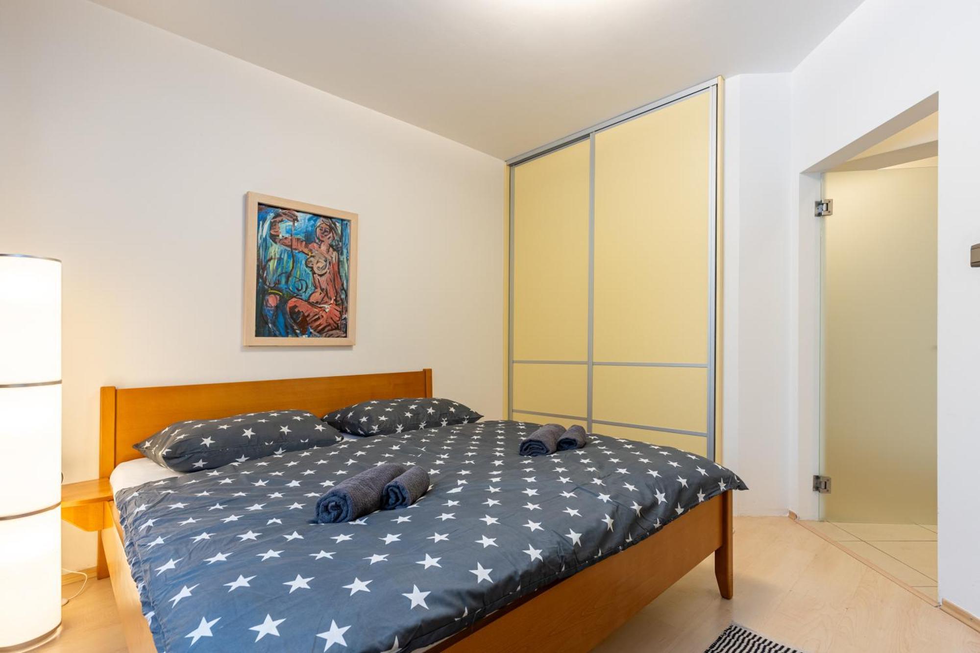 Castle Vista Getaway, Free Parking Appartement Bratislava Buitenkant foto