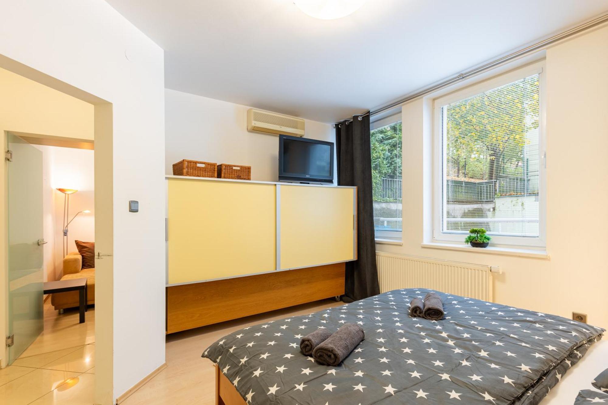 Castle Vista Getaway, Free Parking Appartement Bratislava Buitenkant foto
