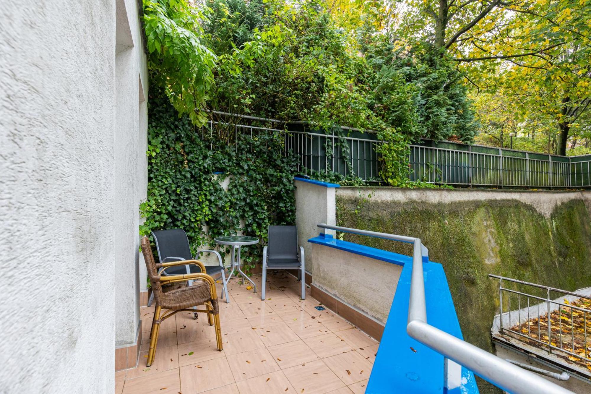 Castle Vista Getaway, Free Parking Appartement Bratislava Buitenkant foto